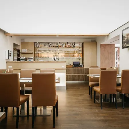 Ξενοδοχείο Richard & Wellness 4*